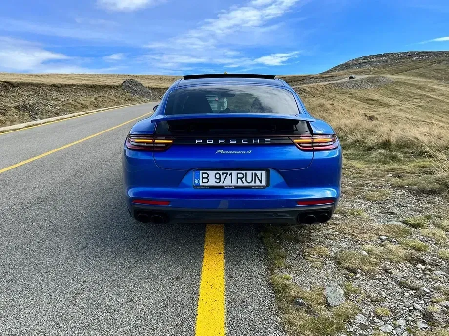 Porsche Panamera 4 E-Hybrid — imagine 4