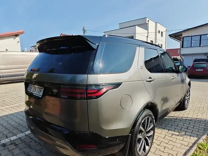 Land Rover Discovery V 3.0D 300 MHEV R-Dynamic SE