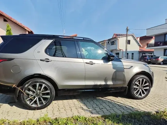 Land Rover Discovery V 3.0D 300 MHEV R-Dynamic SE
