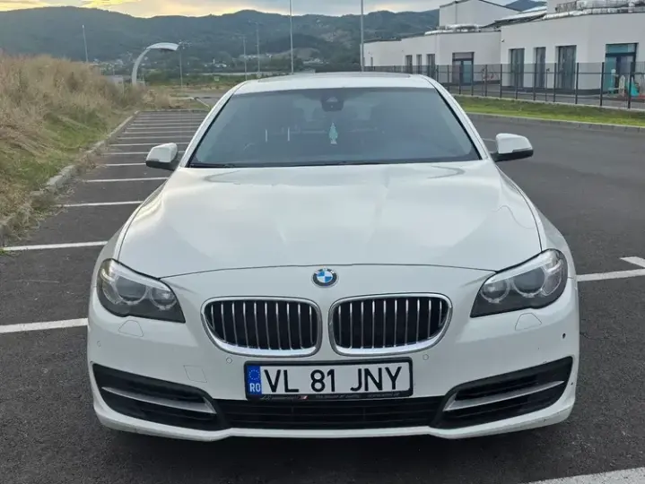 BMW Seria 5 F10/F11/F07 [2010 - 2017] 520d AT