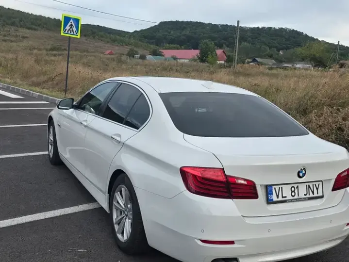 BMW Seria 5 F10/F11/F07 [2010 - 2017] 520d AT