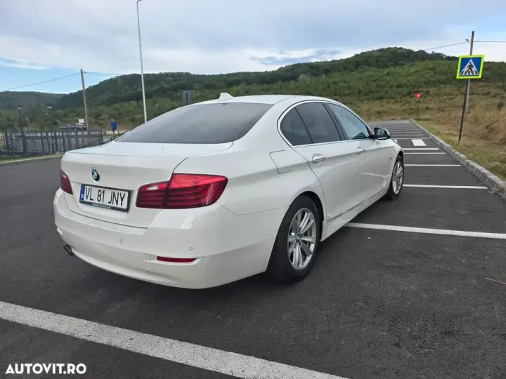 BMW Seria 5 F10/F11/F07 [2010 - 2017] 520d AT