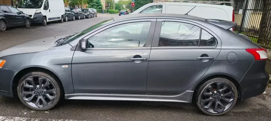 Mitsubishi Lancer X — imagine 2