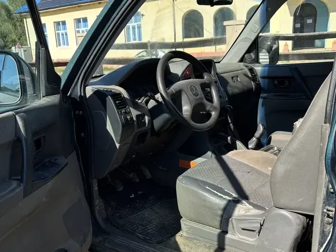 Mitsubishi Pajero III