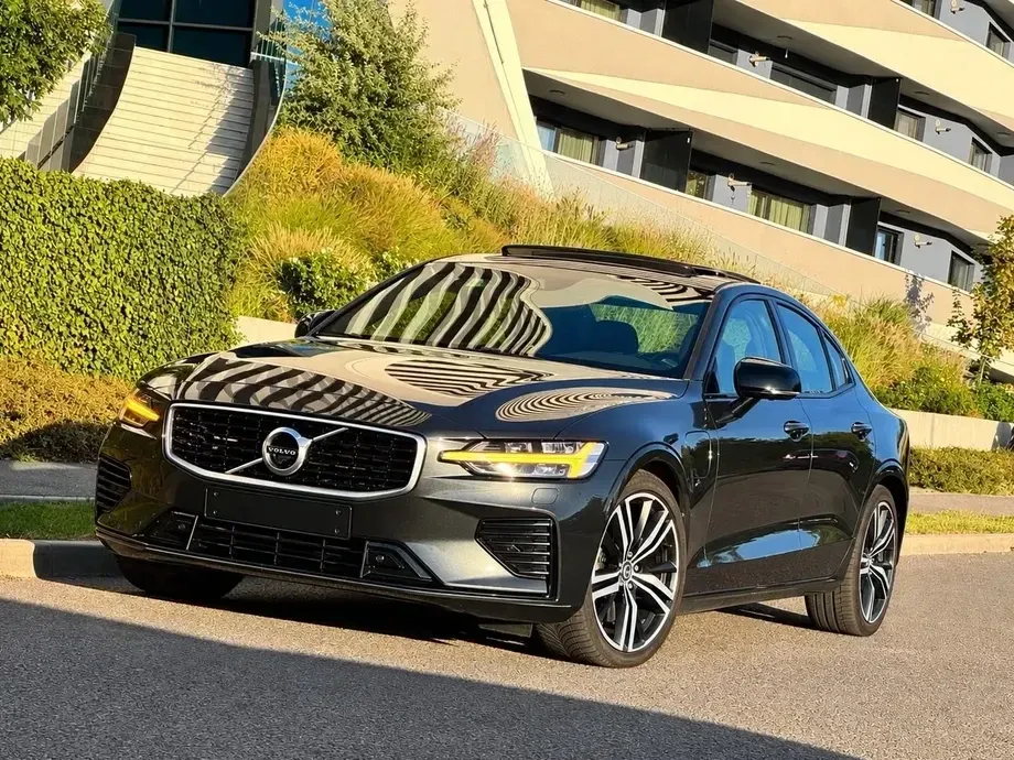Volvo S60 III T8 eAWD R-Design — imagine 2