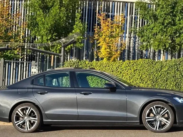 Volvo S60 III T8 eAWD R-Design