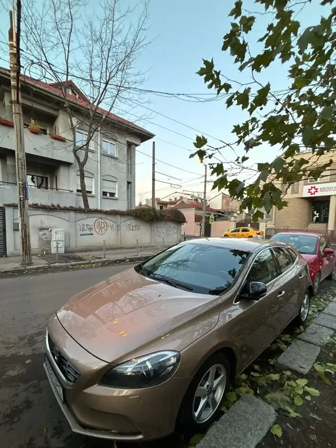 Volvo V40 II D3 Momentum — imagine 3