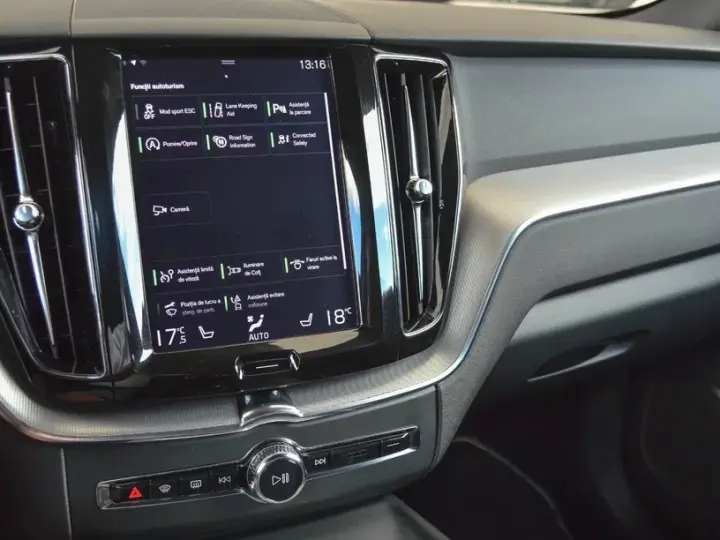 Volvo XC 60 II D4 AWD R-Design
