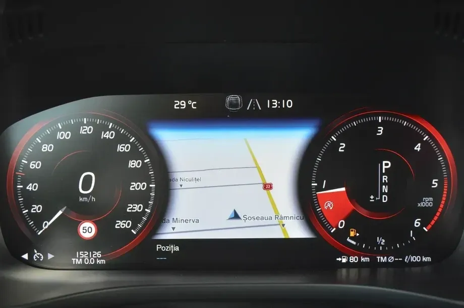 Volvo XC 60 II D4 AWD R-Design — imagine 5