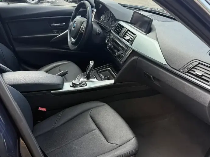 BMW Seria 3 F30/F31/F34 318d Aut. Blue Performance Luxury Line