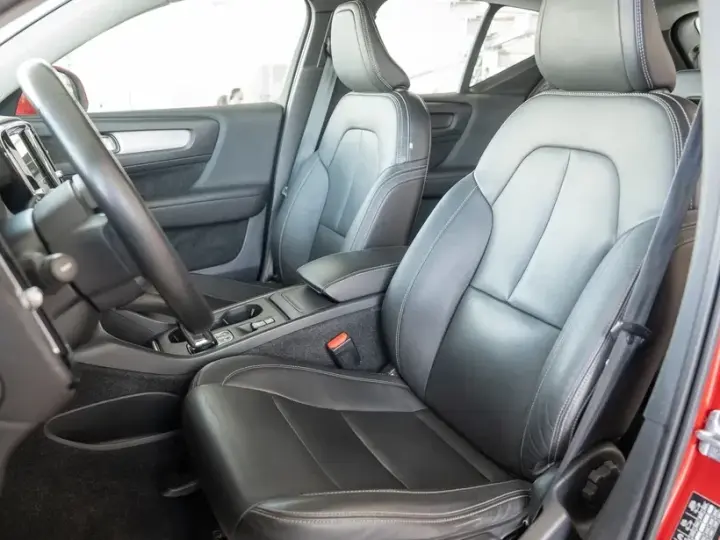 Volvo XC 40 D4 AWD Geartronic Momentum