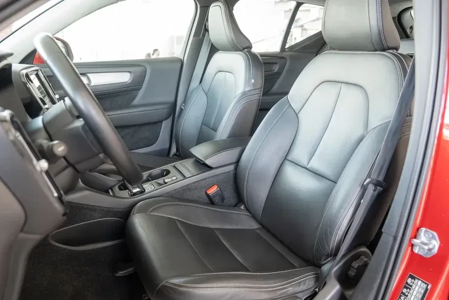 Volvo XC 40 D4 AWD Geartronic Momentum — imagine 6