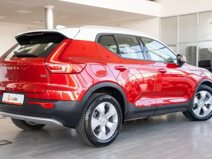 Volvo XC 40 D4 AWD Geartronic Momentum
