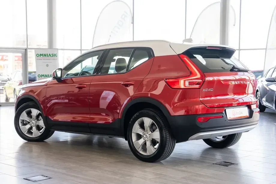 Volvo XC 40 D4 AWD Geartronic Momentum — imagine 3
