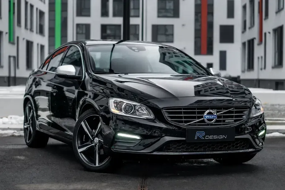 Volvo S60 II D4 VEA Start-Stop R-Design — imagine 5