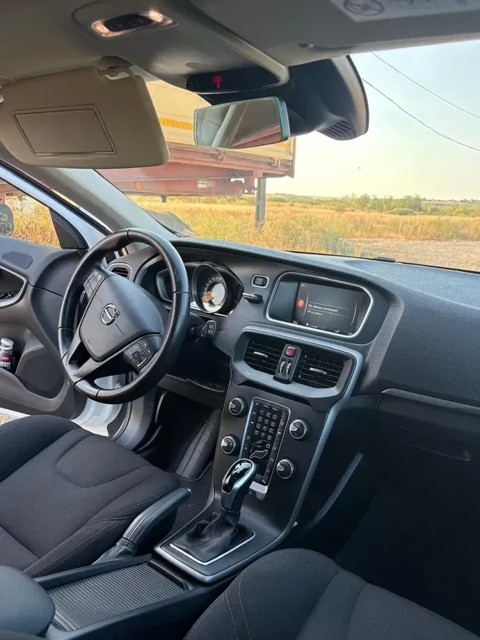 Volvo V40 II D2 Aut. Momentum — imagine 5