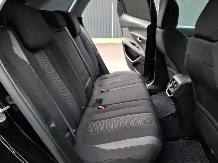 Peugeot 3008 II BlueHDi 130 Stop & Start EAT8 Active Pack