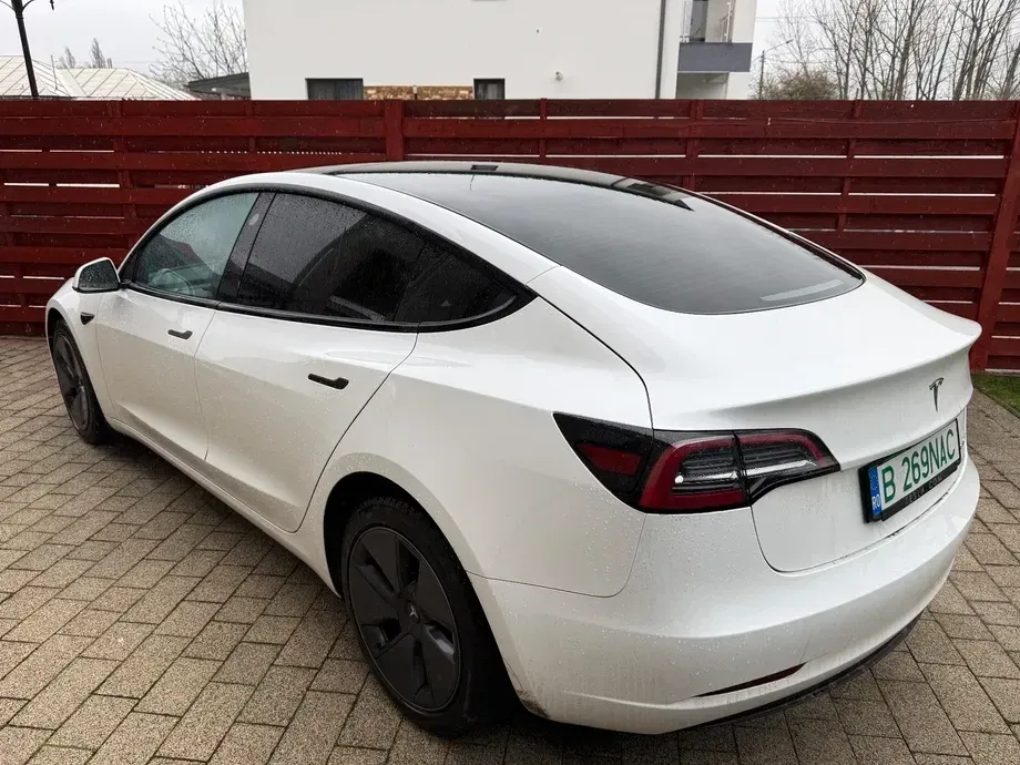 Tesla Model 3 — imagine 2