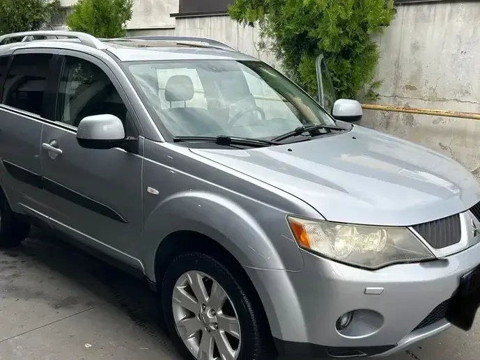 Mitsubishi Outlander II 2.2 DI-D Intense +
