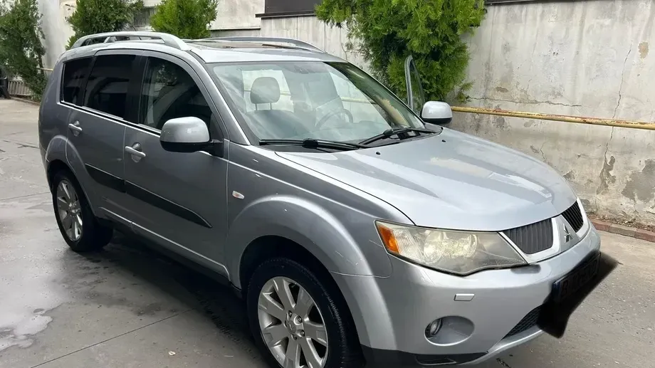 Mitsubishi Outlander II 2.2 DI-D Intense + — imagine 2