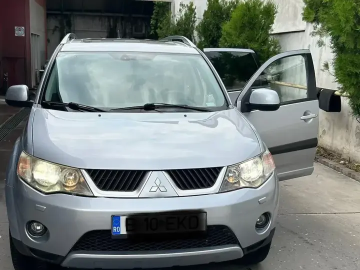 Mitsubishi Outlander II 2.2 DI-D Intense +