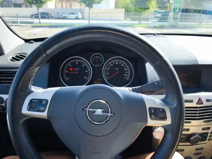 Opel Astra H