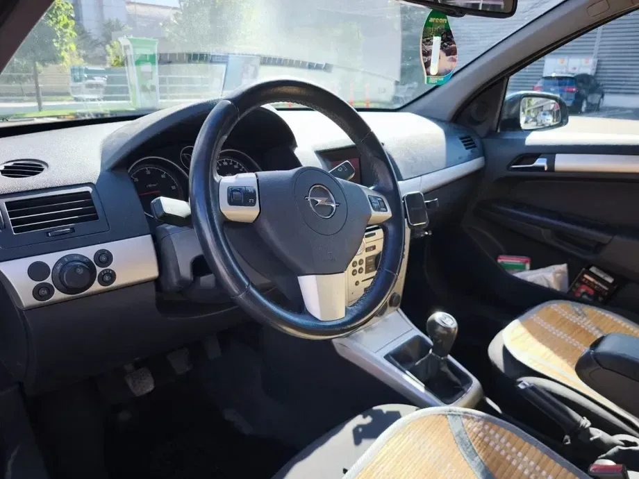Opel Astra H — imagine 5
