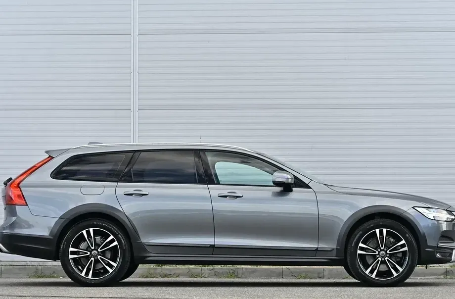 Volvo V90 B4 D AWD Geartronic Pro — imagine 4