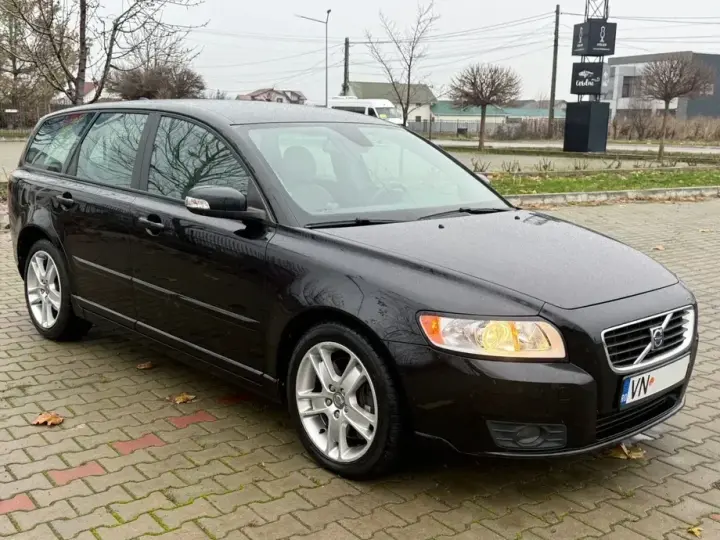 Volvo V50