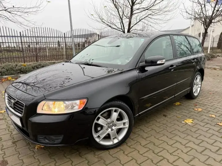 Volvo V50