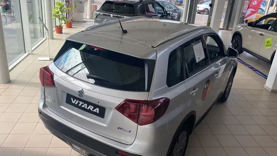 Suzuki Vitara 1.4 Boosterjet 6MT MHEV Cool — imagine 6
