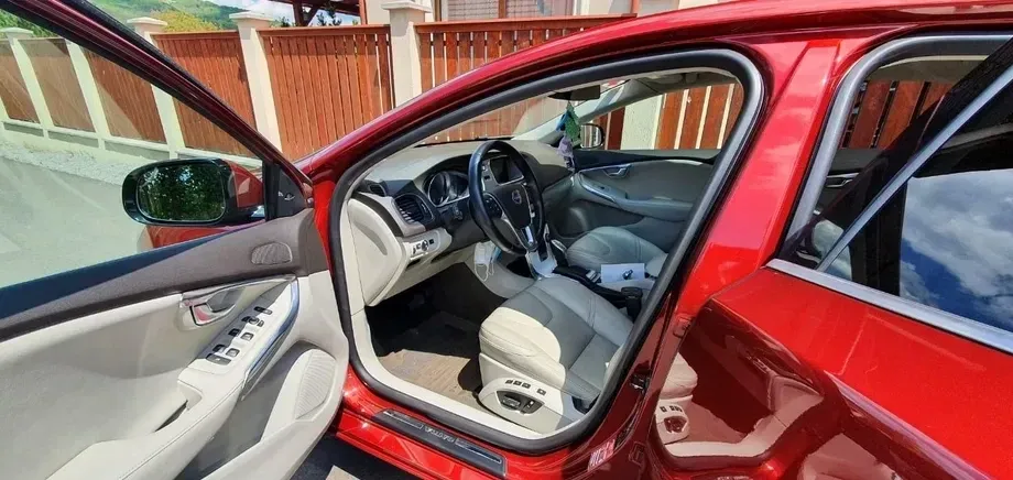 Volvo V40 II D3 Aut. Basic — imagine 3