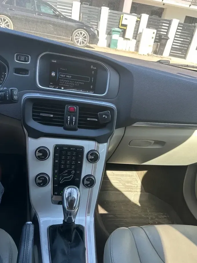 Volvo V40 II D3 Aut. Basic — imagine 5