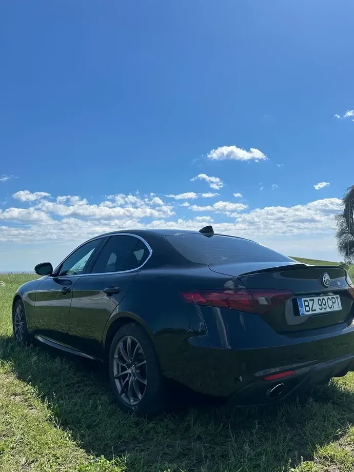 Alfa Romeo Giulia 2.0 Turbo AWD AT8 Veloce — imagine 3