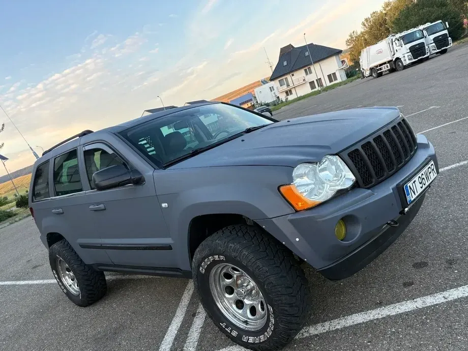 Jeep Grand Cherokee — imagine 5