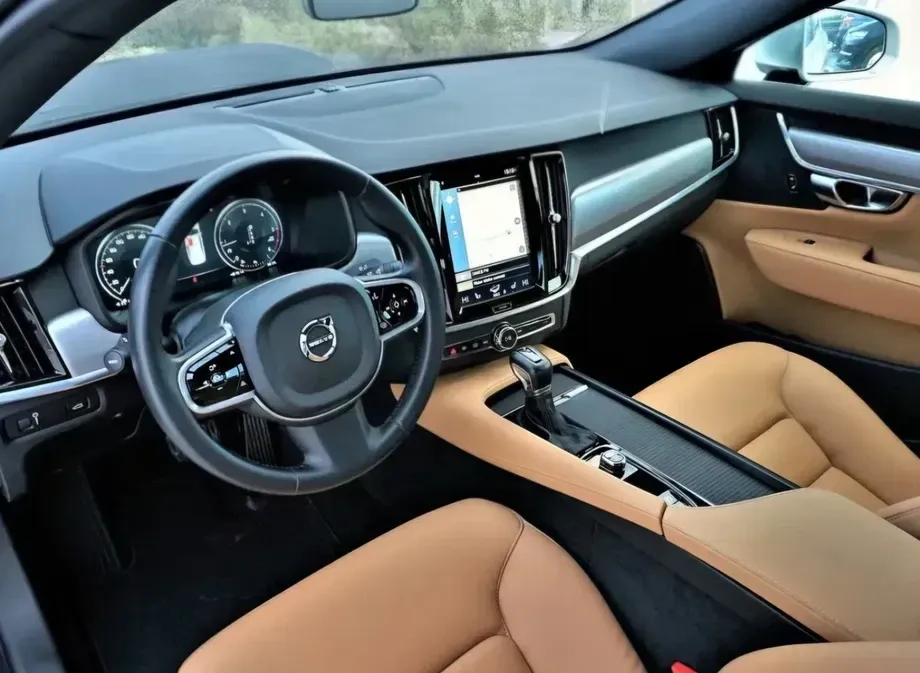Volvo S90 D3 Momentum — imagine 5