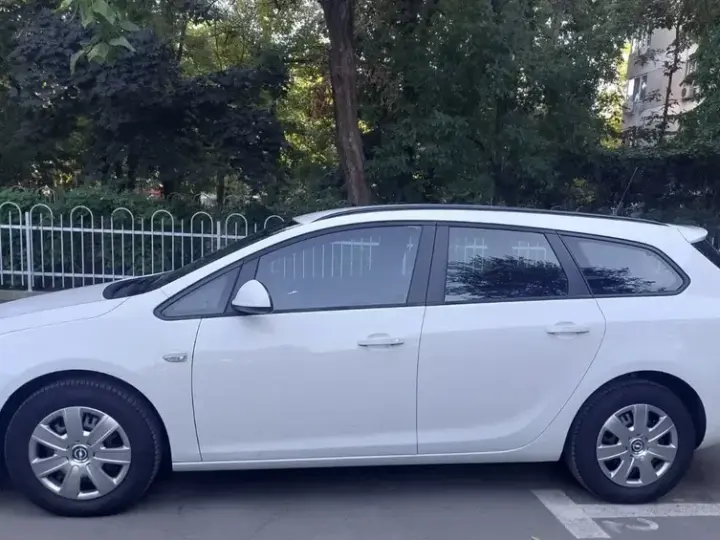 Opel Astra J 1.7 CDTI ECOTEC