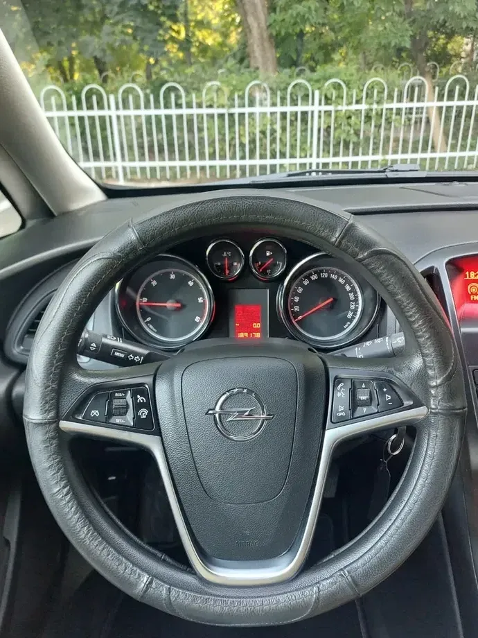 Opel Astra J 1.7 CDTI ECOTEC — imagine 5