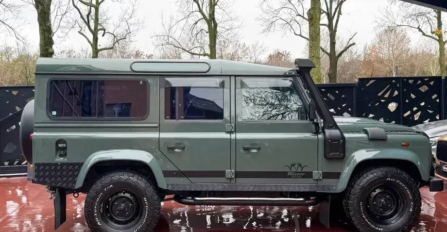 Land Rover Defender — imagine 4