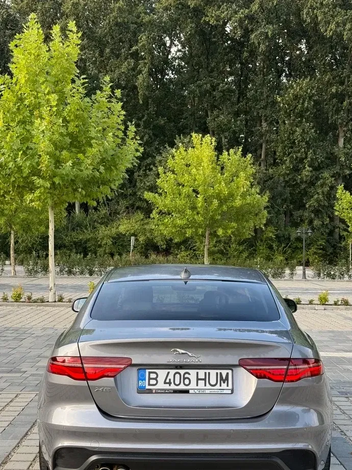Jaguar XE D180 RWD R-Dynamic HSE — imagine 2