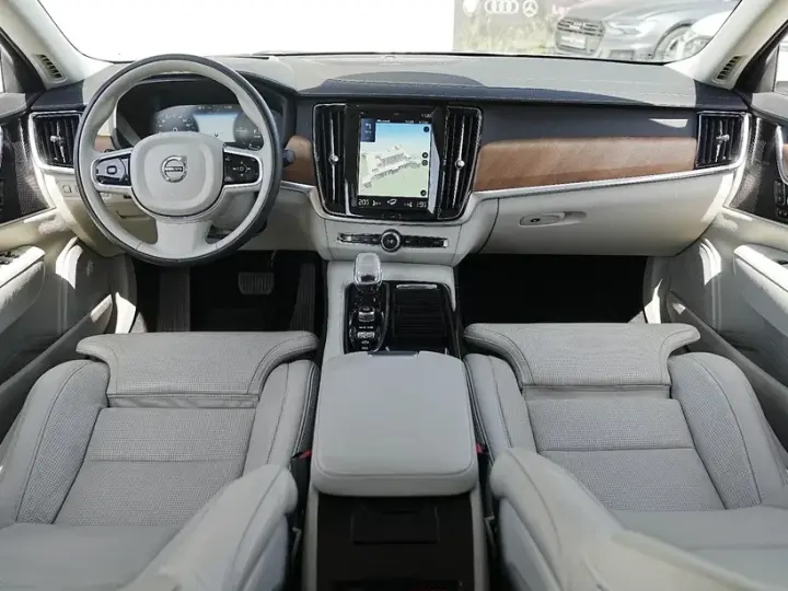 Volvo S90 T8 Recharge AWD Geartronic Inscription