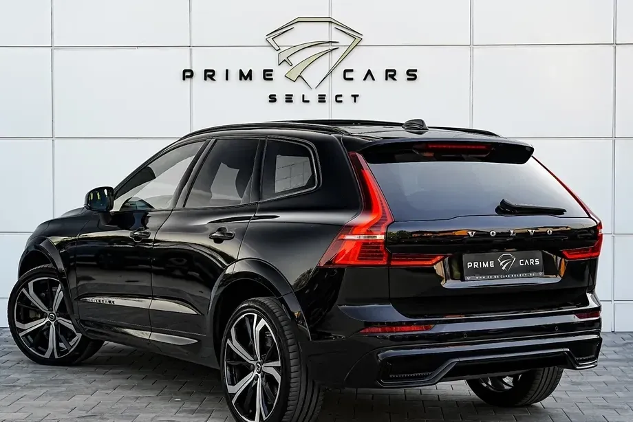 Volvo XC 60 B5 B AWD Ultimate Black Edition — imagine 5