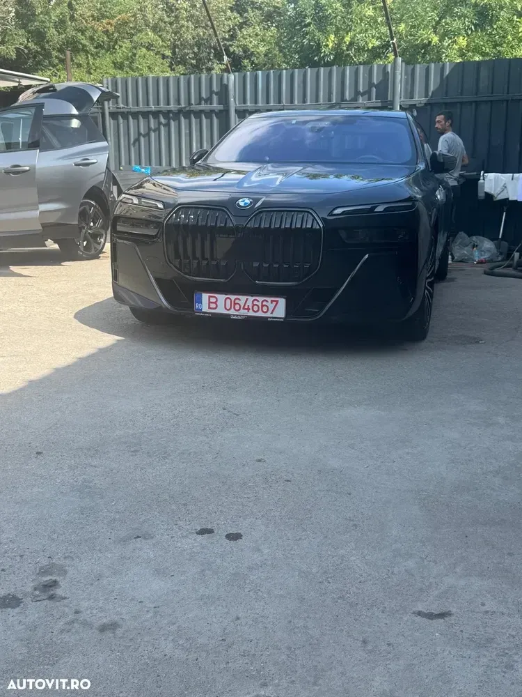 BMW Seria 7 — imagine 6