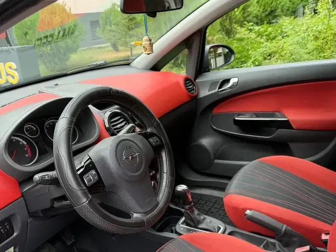 Opel Corsa D 1.4 16V Automatik Color Edition