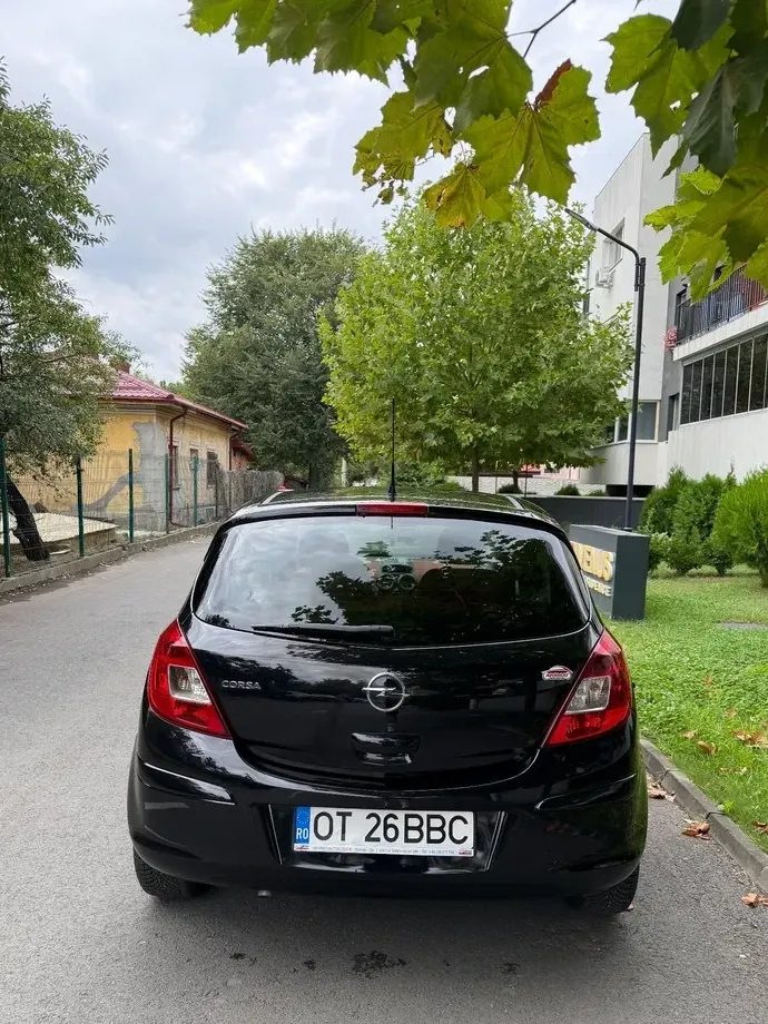 Opel Corsa D 1.4 16V Automatik Color Edition — imagine 3