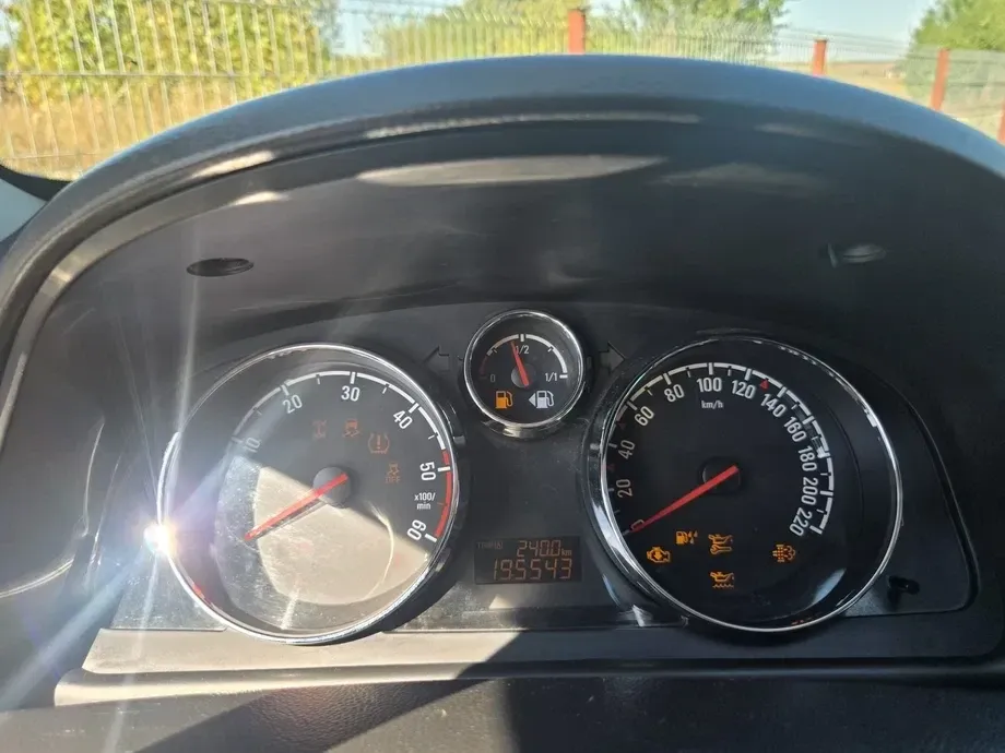 Opel Antara 2.2 ECOTEC AWD Start/Stop Cosmo — imagine 3