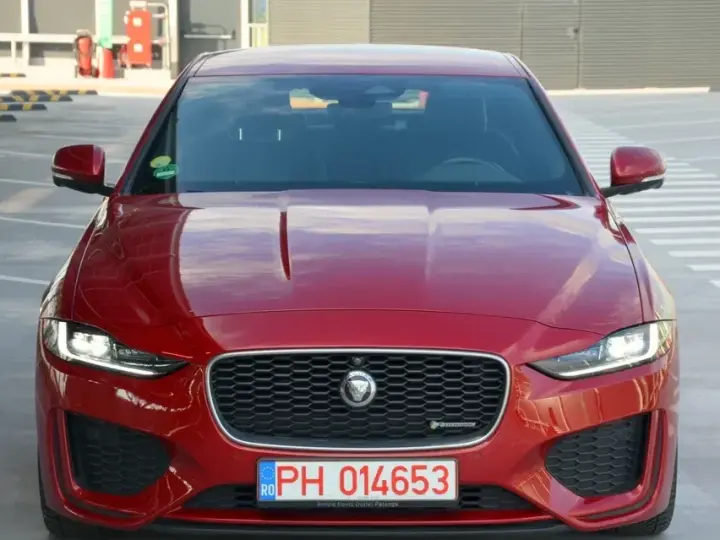 Jaguar XE D200 RWD MHEV R-Dynamic HSE