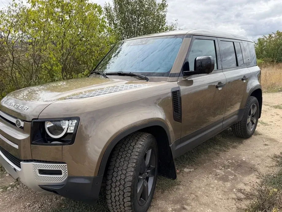 Land Rover Defender 110 2.0L D240 S — imagine 6