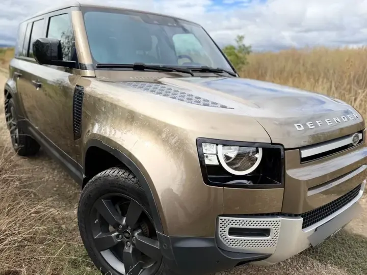 Land Rover Defender 110 2.0L D240 S