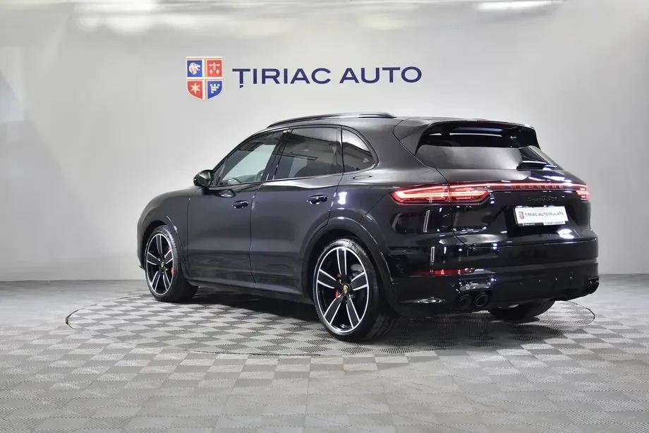 Porsche Cayenne — imagine 3